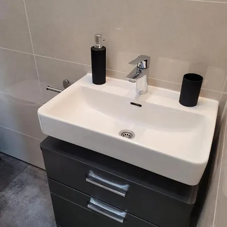 Apartman Apartments Mare Family Only