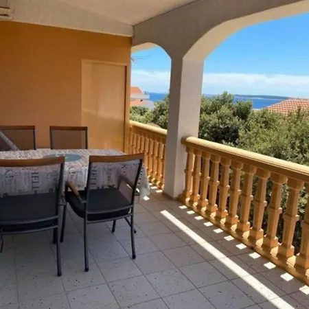 Apartman Apartments Mare Family Only
