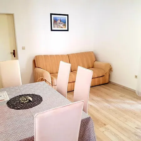 Apartments Mare Family Only *