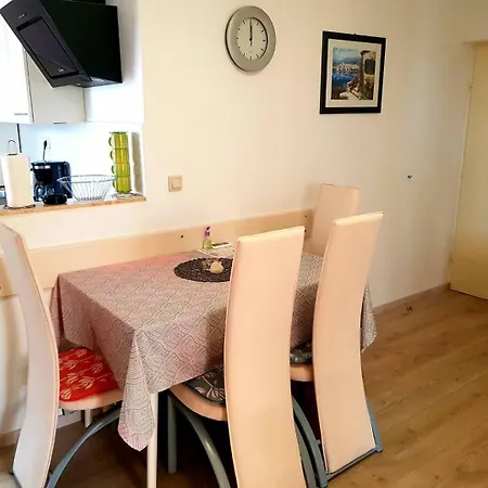 Apartments Mare Family Only Mandre