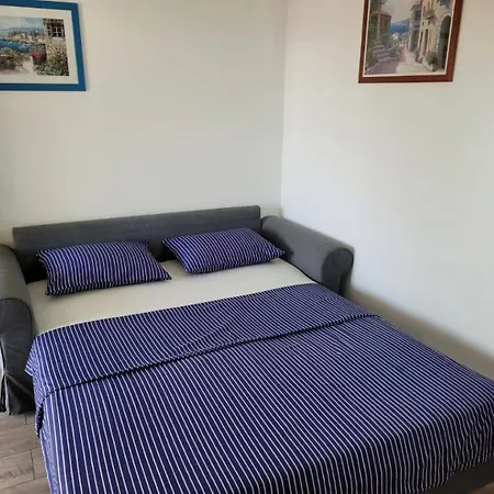 Apartments Mare Family Only Apartment Mandre